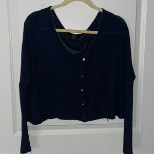 💙blue fake button up swoop neck shirt